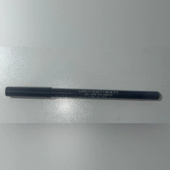 LOVE * CRAFT * BEAUTY
SEARCHLIGHT GEL LINE EYE PENCIL
Slate Black/Silver Shimmer - Picture 6 of 6